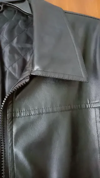 Chaqueta de cuero negra