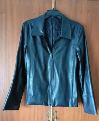 Chaqueta de cuero negra