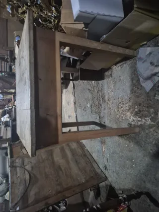 Mesa tocinera maragata antigua