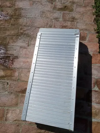 Rampa de acceso aluminio plegable