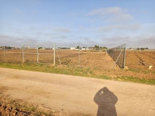 Tierra de reguerio con agua