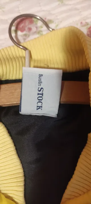 Cazadora bomber amarilla