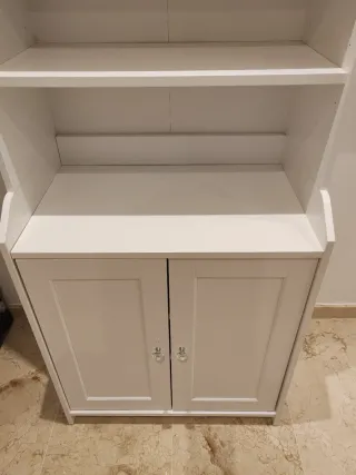 Estantería blanca de madera