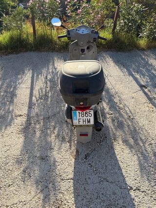 Honda Dylan Plata Scooter