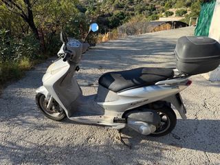 Honda Dylan Plata Scooter