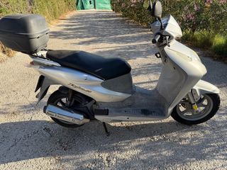 Honda Dylan Plata Scooter