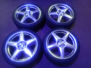 Llantas 17 Nuevas 4x100 y Neumáticos 600€