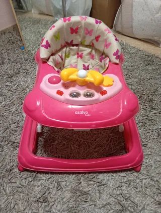 Andador bebé rosa con estampado mariposas