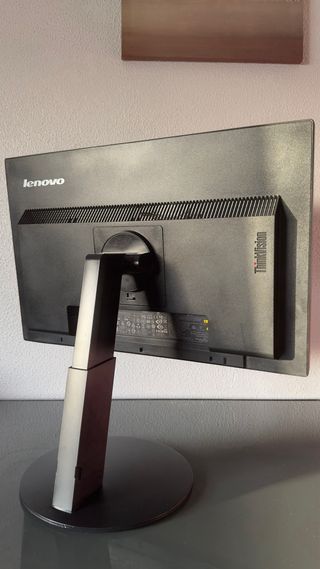 Monitor Lenovo ThinkVision 22 HDMI/DP/VGA