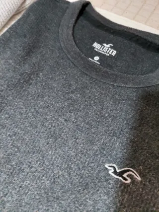 2 Jerseys Hollister Talla M