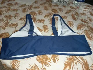 Bikini azul con ribete blanco nuevo