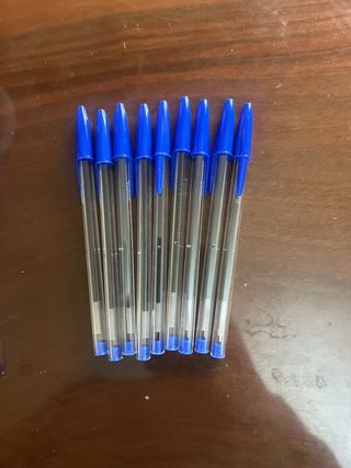 Confezione da 20 penne Bic blu e 16 di altre marche