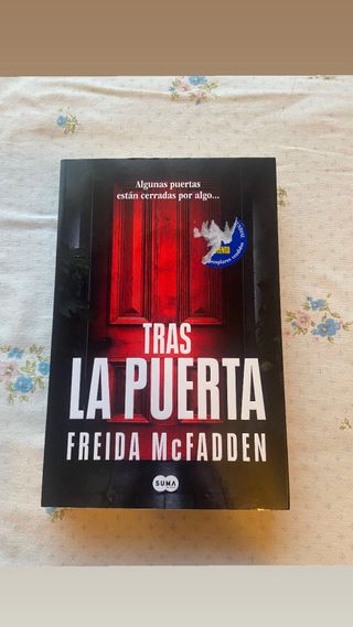 Tras la puerta - Freida McFadden