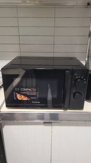 Microondas Taurus Compacto 700W 20L