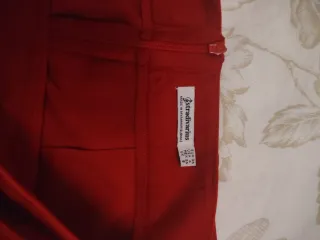 Skort Falda Pantalón Roja con Cinturón Stradivariu