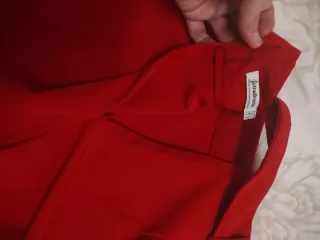 Skort Falda Pantalón Roja con Cinturón Stradivariu