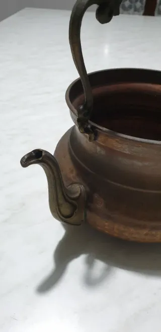 Brocca antica in rame