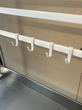 Mobiliario de cocina IKEA con grifo