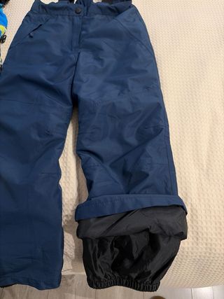 Conjunto esquí: Casco,manoplas pantalón, calcetine