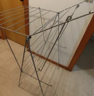 Tendedero plegable metálico
