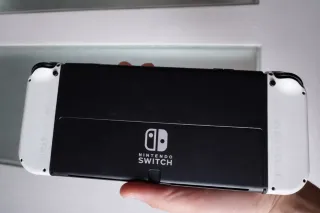Nintendo Switch OLED Bianca e Nera