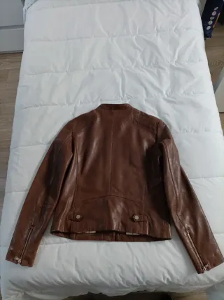 Cazadora de cuero marrón mujer