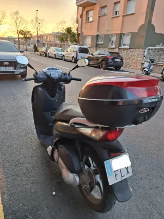 Honda SH 125i Scooter Negra/Gris