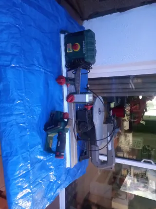 Sierra de marquetería y taladro Parkside