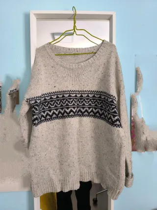 Jersey beige con estampado geométrico