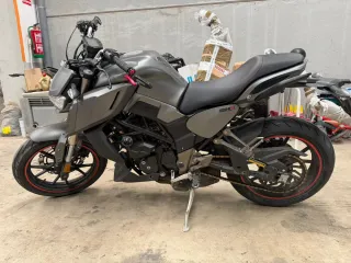 Vendo o Cambio scooter mas cc. Moto 125cc 14900km