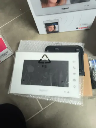 Monitor Legrand Connected Indoor Unit