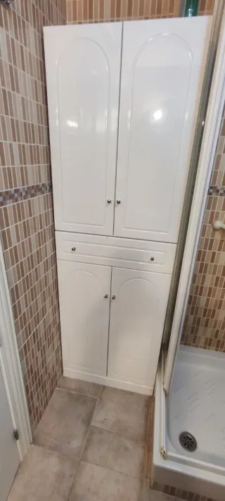 Mueble de baño blanco
