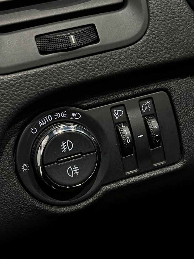 Opel Insignia 1.6CDTi Selective 136cv - 2017