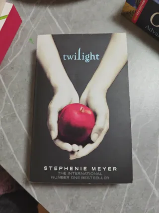 Twilight (Twilight Saga) (The Twilight Saga, Bo...