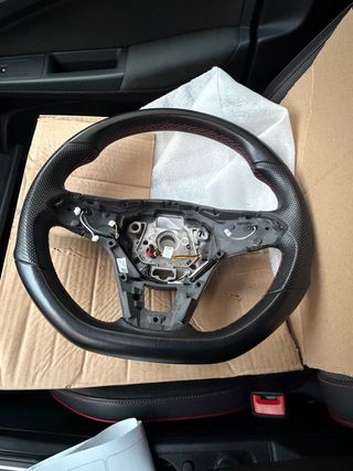 Volante Golf 8 GTI Negro Piel Roja