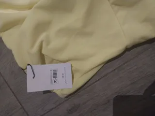 Vestido amarillo strapless