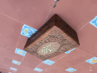 Caja de madera tallada