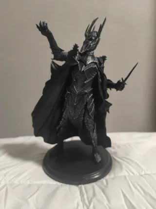 Figura Sauron