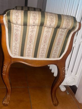 Panchina imbottita con braccioli