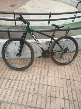 Bicicleta Todoterreno Racer Negra