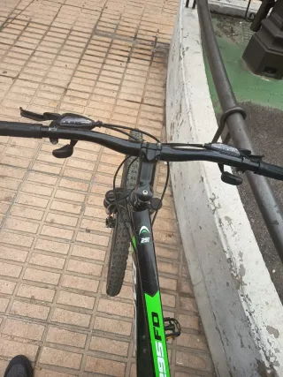 Bicicleta Todoterreno Racer Negra