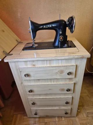 Máquina de Coser Alfa