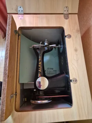 Máquina de Coser Alfa