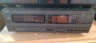 Equipo de música retro Pioneer y JVC