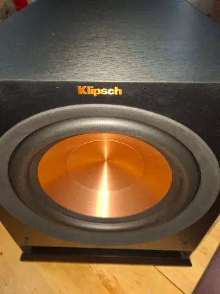 Subwoofer Klipsch Negro y Dorado