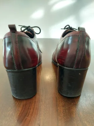 Mocasines Burdeos Tacón con Flecos