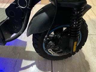 Patinete eléctrico con luces