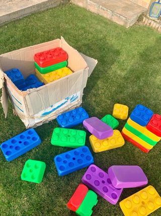 Gioco di Costruzione con Blocchi per Bambini da Giardino