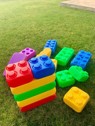 Gioco di Costruzione con Blocchi per Bambini da Giardino