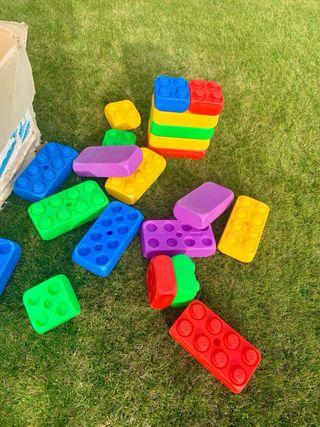 Gioco di Costruzione con Blocchi per Bambini da Giardino